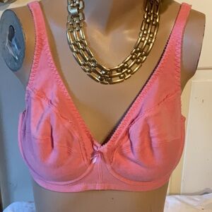 Women’s Pink Women's underwire Bra size 38C